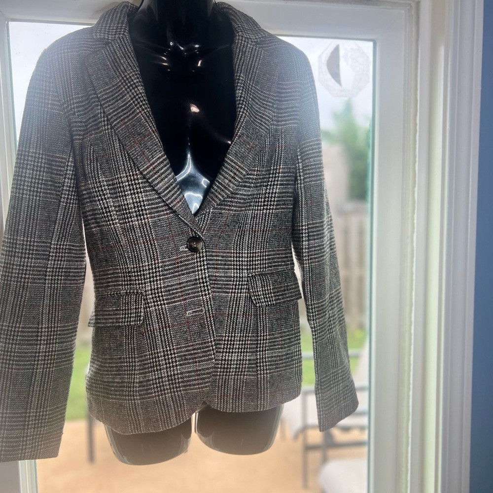 Dina Be Women’s Plaid Blazer Suit Jacket. Size 2